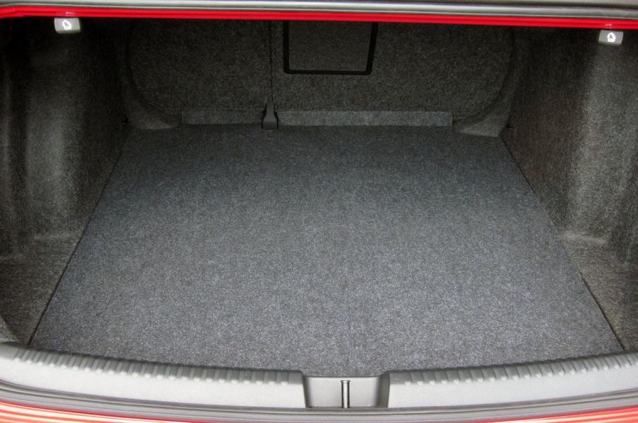 Volkswagen Jetta GLI 2012 года  (фото 7 из 49)